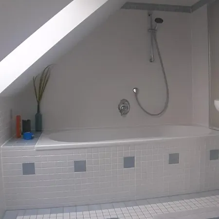 3-zimmer Fuer 6-8 Personen Nahe Muenchen, Fuerstenfeldbruck, Augsburg, Landsberg, Ammersee *
